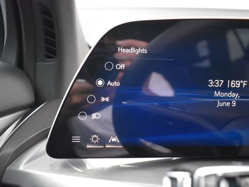 New 2026 Cadillac Vistiq Sport w/ LPO, Floor Liner Package image 18