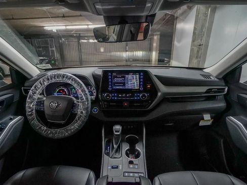 New 2026 Toyota Highlander XLE image 24