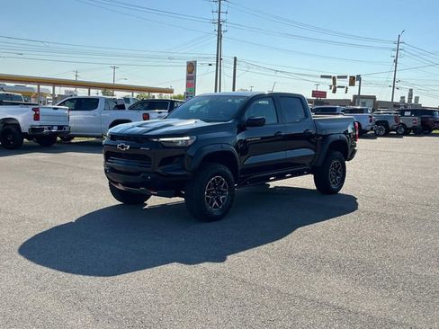 Certified 2024 Chevrolet Colorado ZR2 w/ Technology Package AWD/4WD image 8