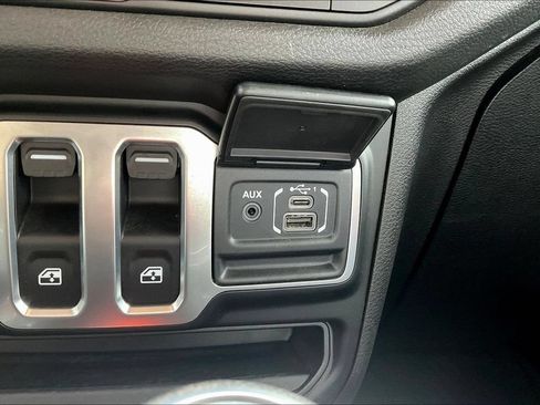 Used 2026 Jeep Wrangler Sport AWD/4WD image 14