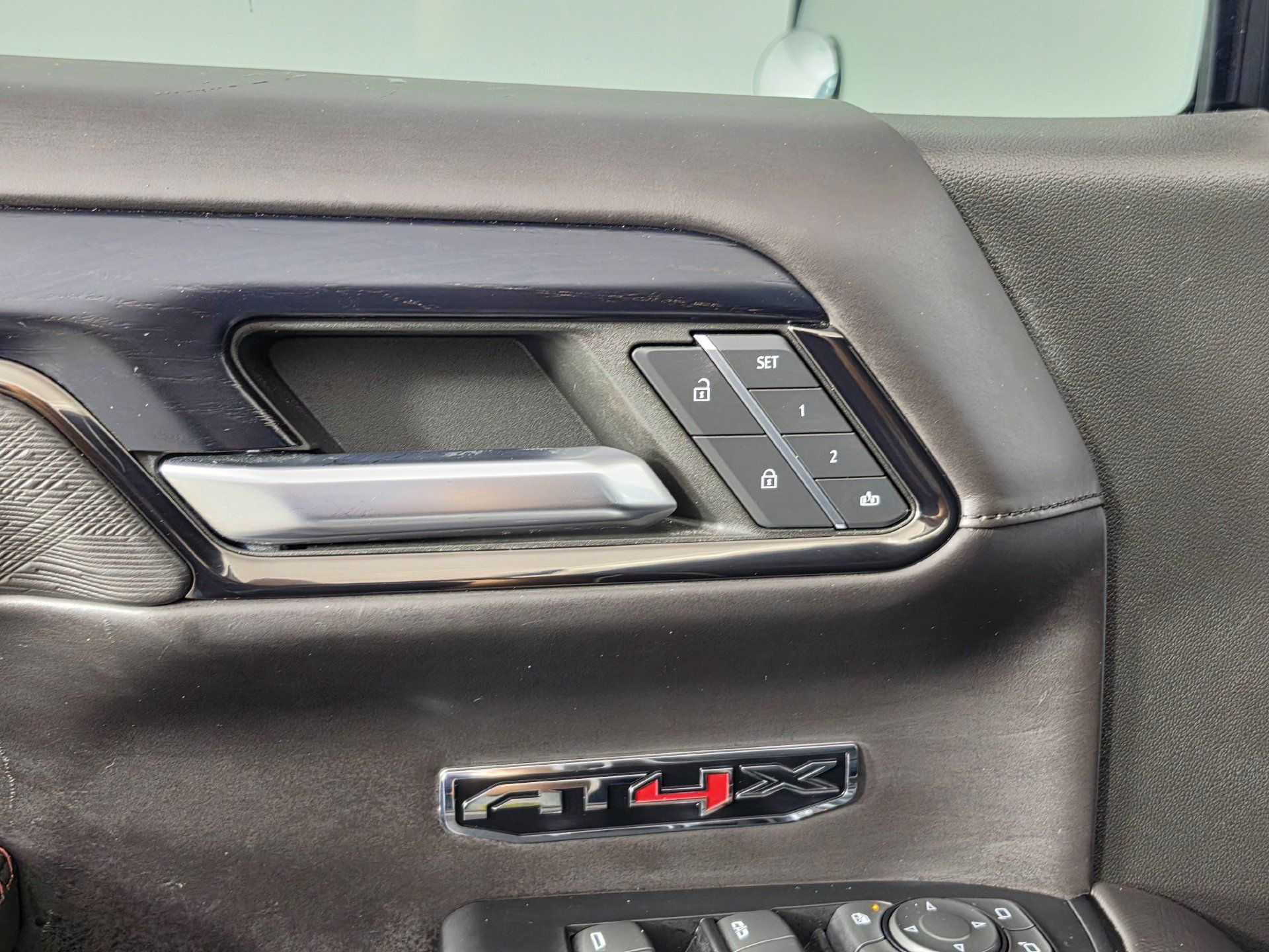 Used 2022 GMC Sierra 1500 AT4X AWD/4WD image 11