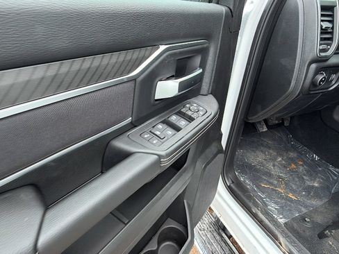 New 2026 RAM 3500 Big Horn AWD/4WD image 15