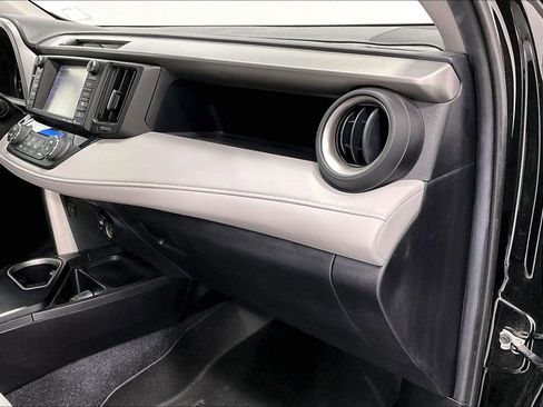 Used 2018 Toyota RAV4 XLE image 19