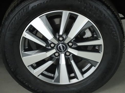 Certified 2025 Nissan Pathfinder SL image 42