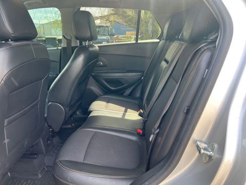 Used 2018 Chevrolet Trax LT w/ LT Convenience Package AWD/4WD image 24