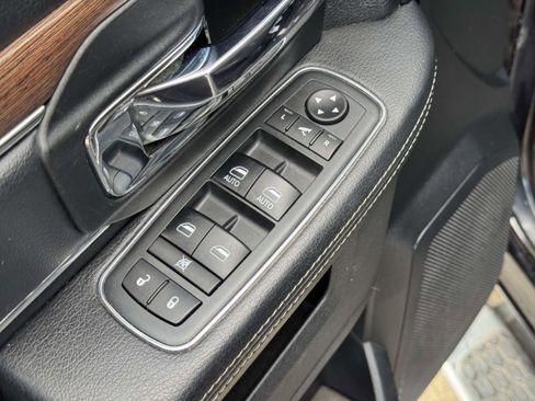 Used 2017 RAM 1500 Laramie w/ Convenience Group image 15