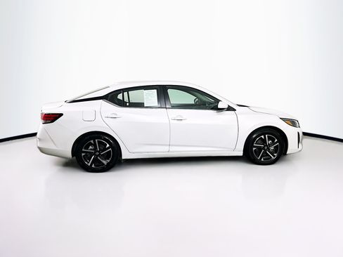Used 2024 Nissan Sentra SV FWD image 10