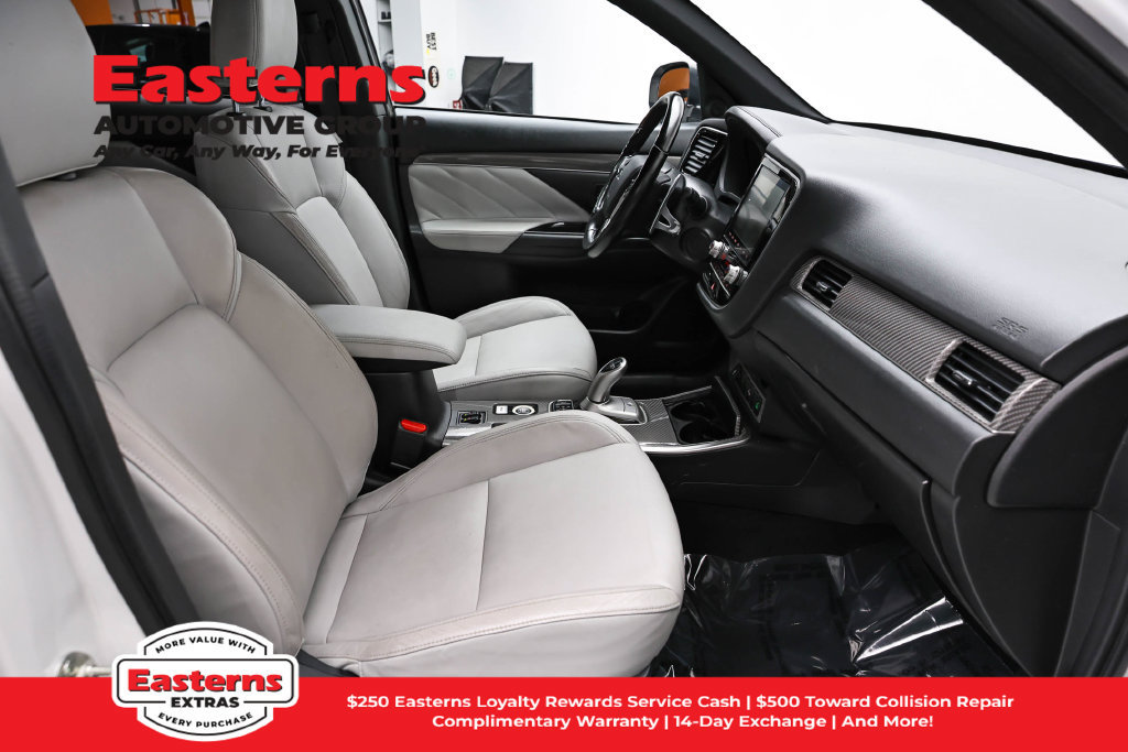 Used 2020 Mitsubishi Outlander SEL AWD/4WD image 24