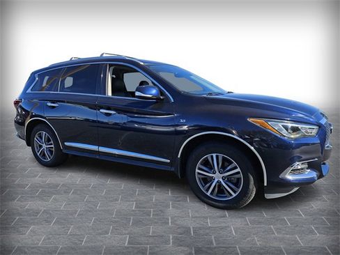 Used 2020 INFINITI QX60 Luxe w/ Essential Package image 3