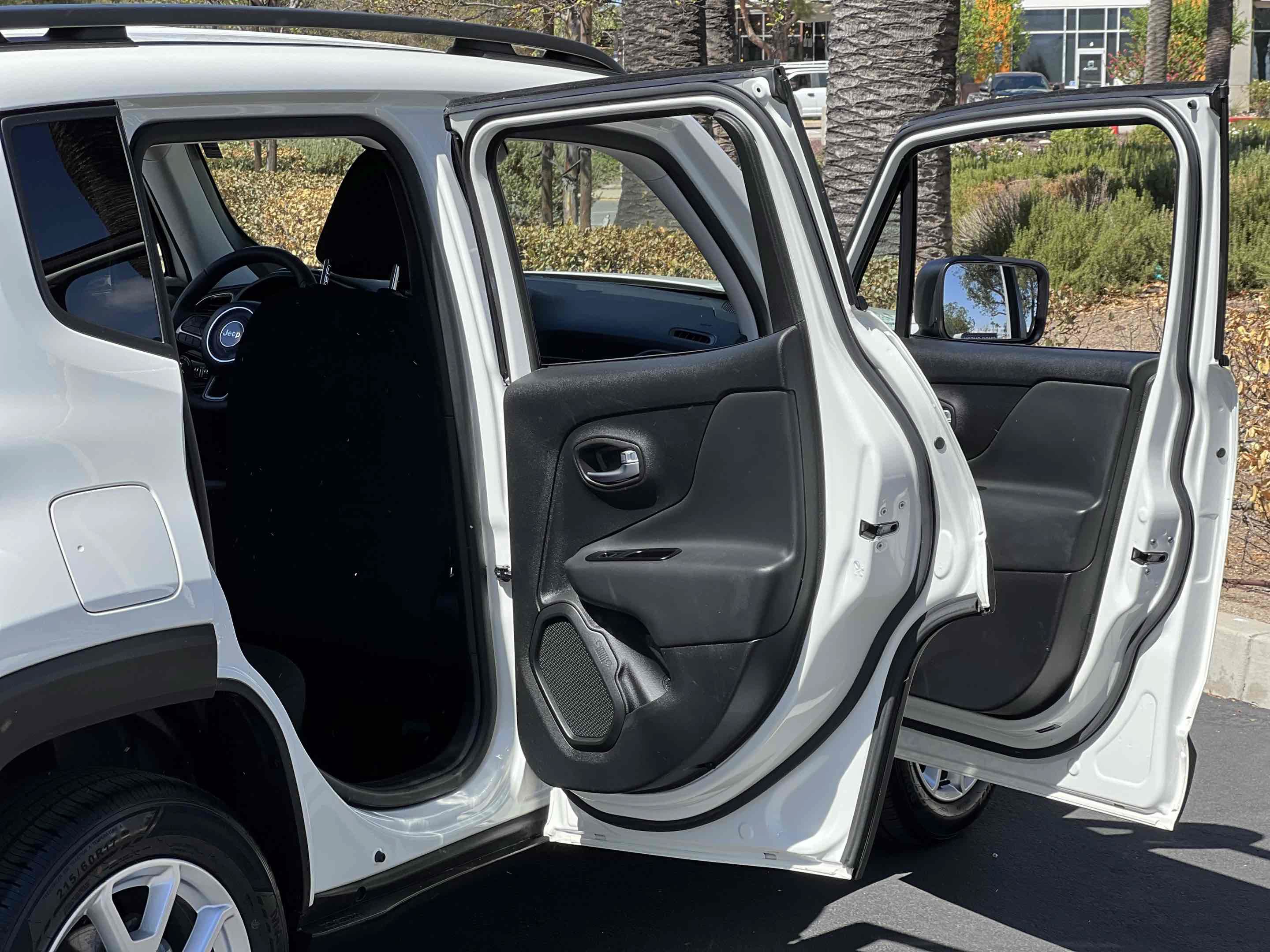 Used 2022 Jeep Renegade Latitude AWD/4WD image 57