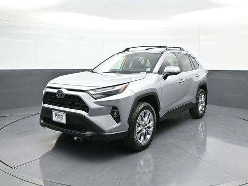 Certified 2025 Toyota RAV4 XLE Premium image 1