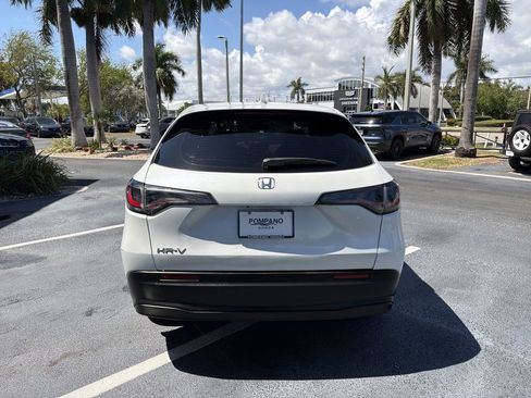 Certified 2024 Honda HR-V LX image 7