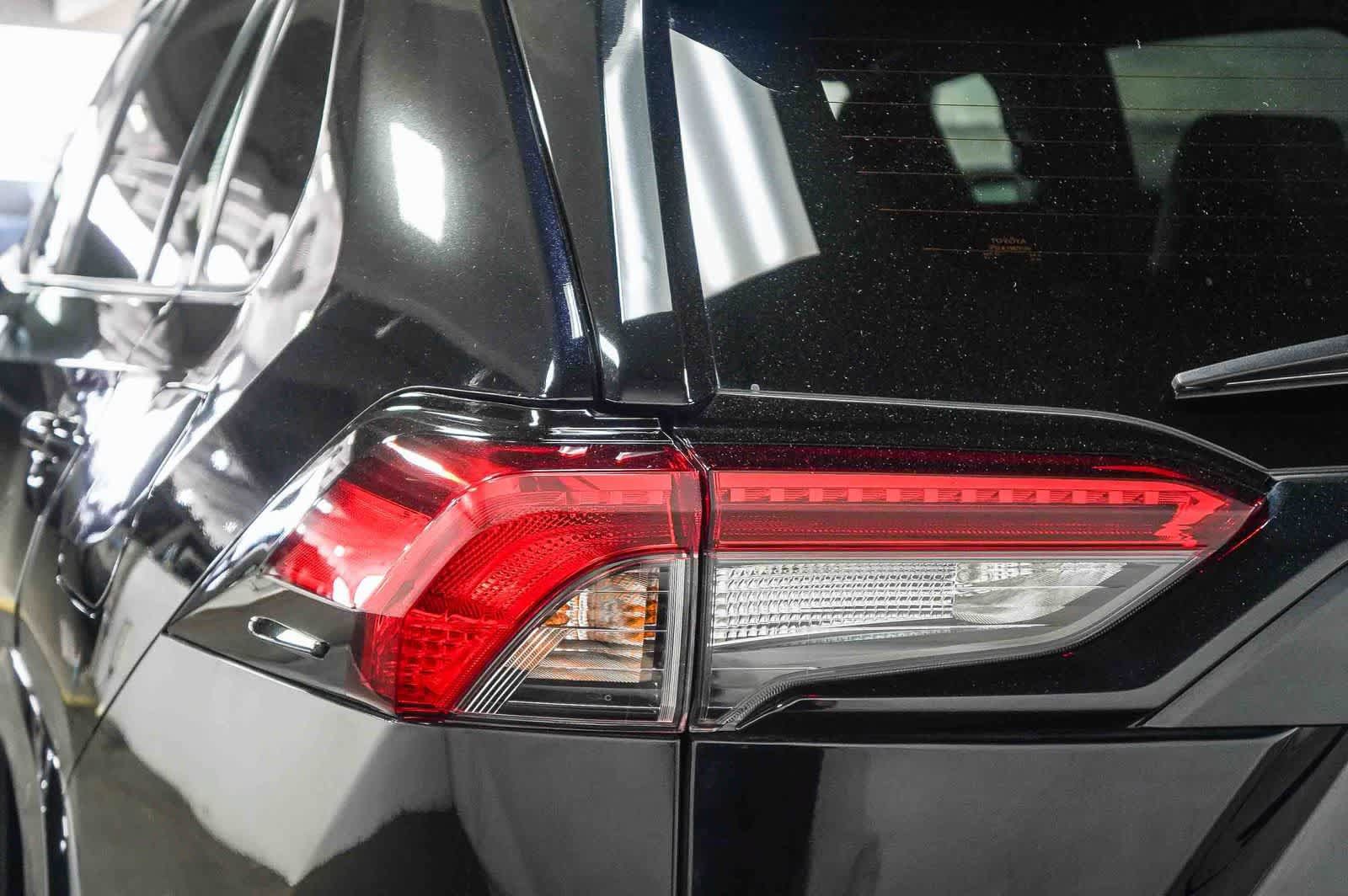 Certified 2022 Toyota RAV4 SE w/ Convenience Package AWD/4WD image 10