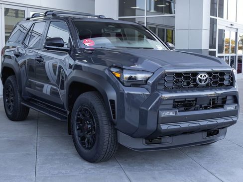 New 2025 Toyota 4Runner 4WD image 4