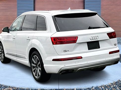 Used 2017 Audi Q7 3.0T Premium Plus image 2