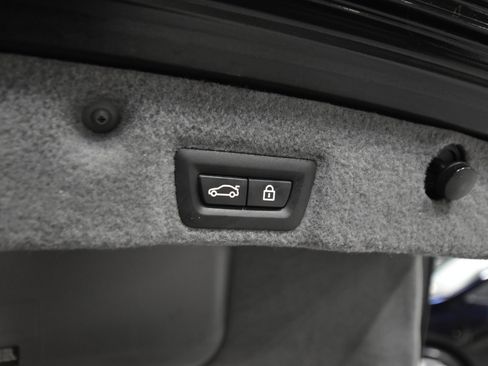 Used 2013 BMW 750i xDrive image 54