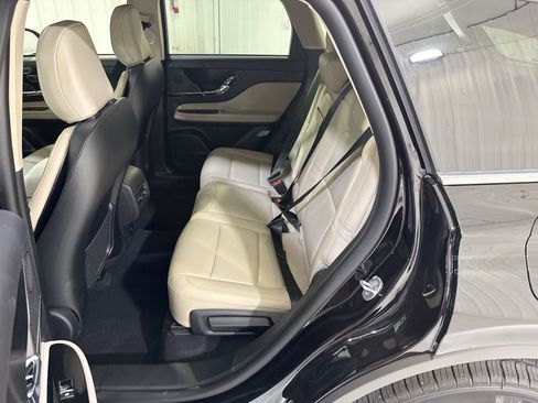 New 2026 Lincoln Corsair Premiere FWD image 24
