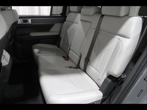Certified 2026 Hyundai Santa Fe SEL AWD/4WD image 18