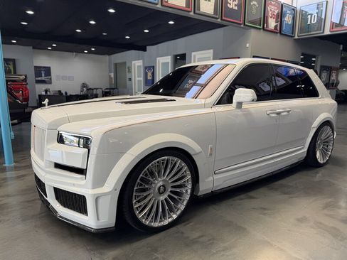 Used 2026 Rolls-Royce Cullinan AWD/4WD image 2