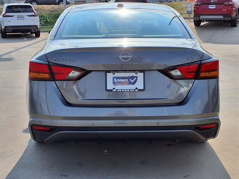 Used 2024 Nissan Altima 2.5 SV image 6