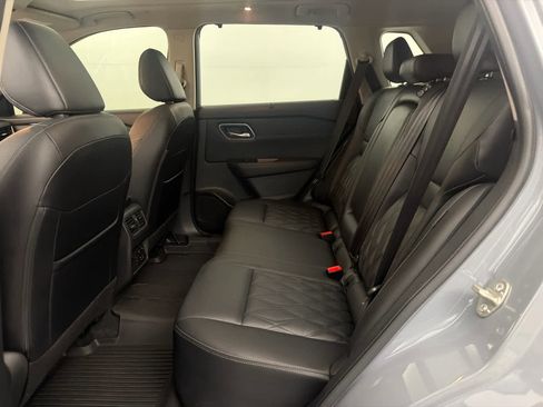 Certified 2023 Nissan Rogue Platinum w/ Platinum Premium Package AWD/4WD image 16