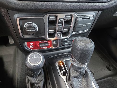 New 2026 Jeep Gladiator Willys AWD/4WD image 21