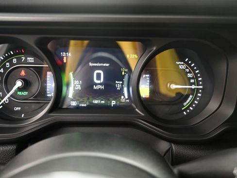 Used 2024 Jeep Wrangler Unlimited Sahara w/ Safety Group image 19