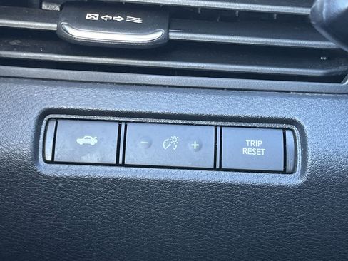 Used 2024 Nissan Altima 2.5 SR w/ SR Premium Package image 11