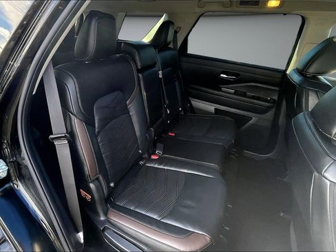 New 2025 Nissan Pathfinder Platinum w/ Cargo Package image 10