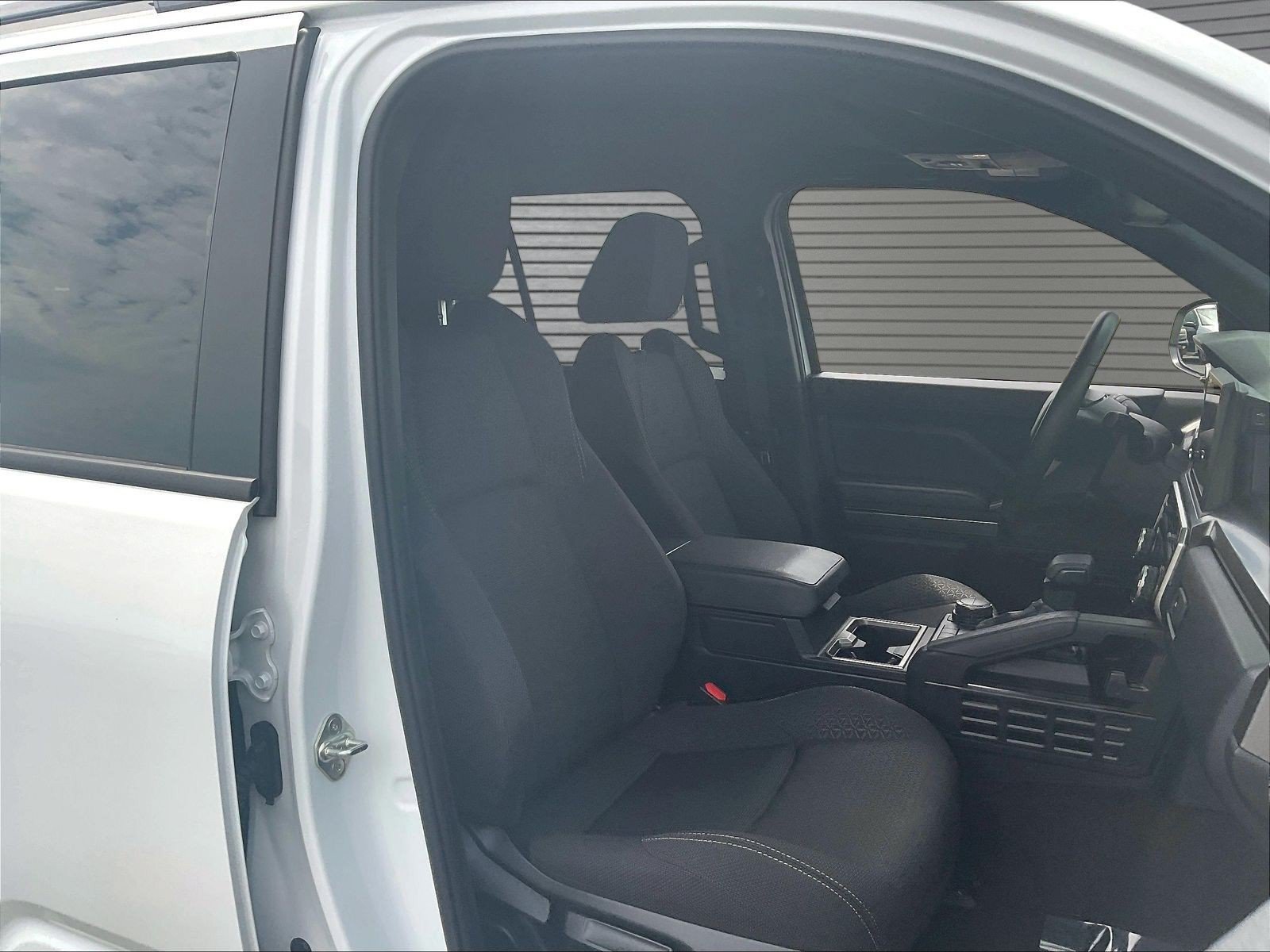 Used 2025 Toyota 4Runner SR5 AWD/4WD image 25