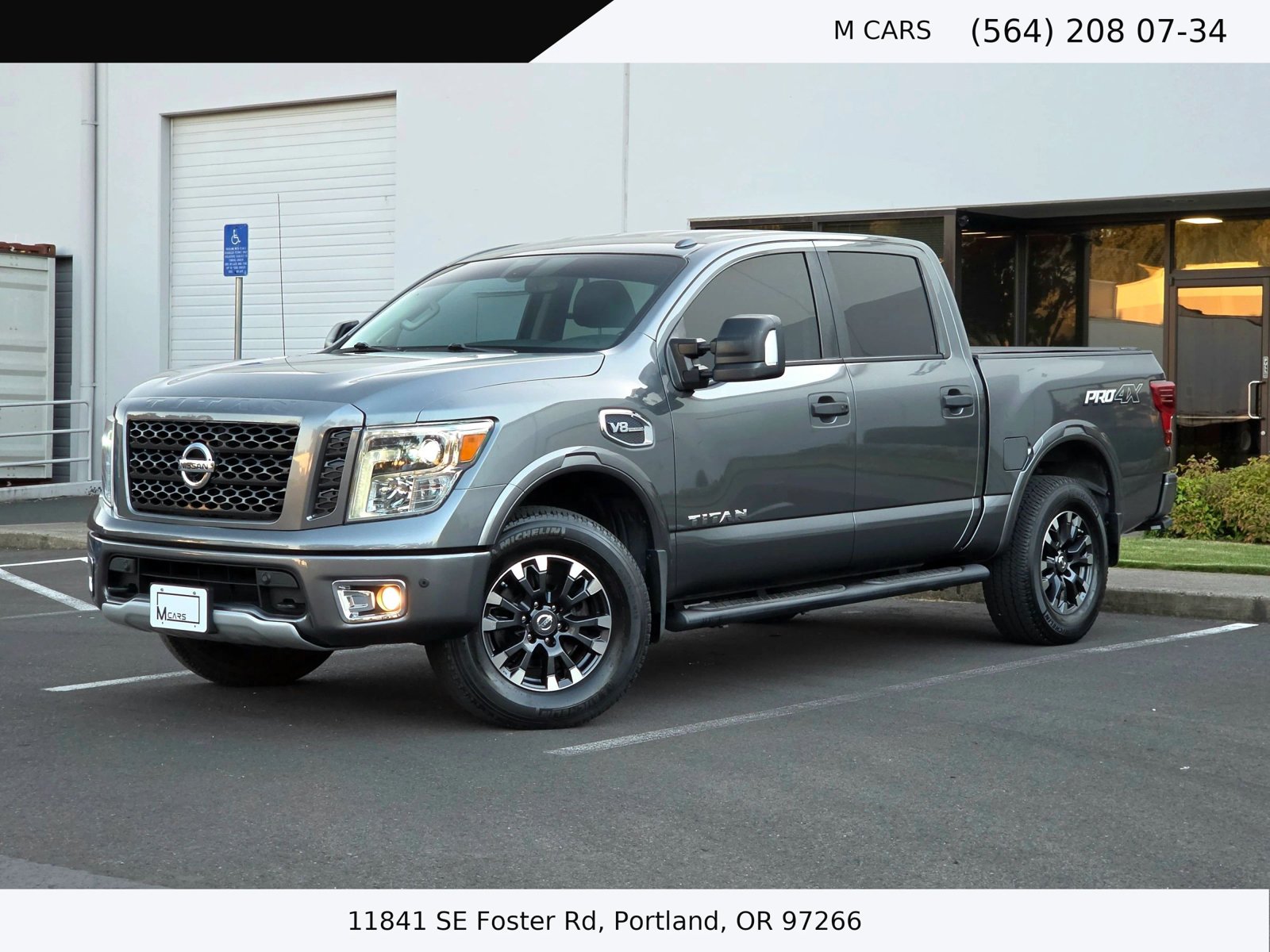 Used 2017 Nissan Titan PRO-4X w/ Pro-4x Convenience Package AWD/4WD image 2