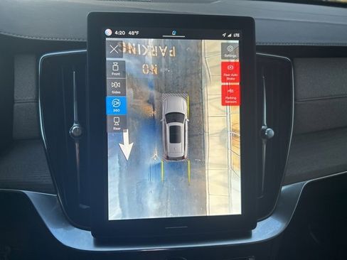 Used 2025 Volvo XC90 B5 Plus image 24