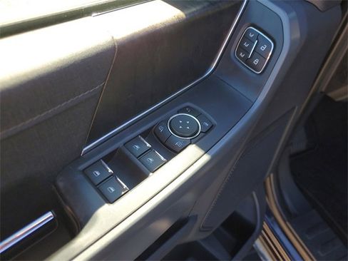 Used 2022 Ford F150 Lariat image 19