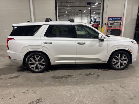Used 2022 Hyundai Palisade Limited w/ Winter Package image 5