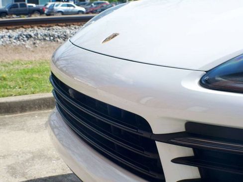 Used 2021 Porsche Cayenne S image 11