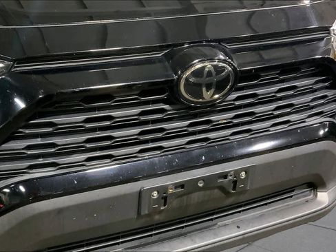 Used 2020 Toyota RAV4 XLE w/ All Weather Liner Package AWD/4WD image 30
