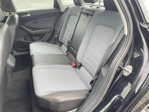 Used 2025 Volkswagen Jetta SE image 24