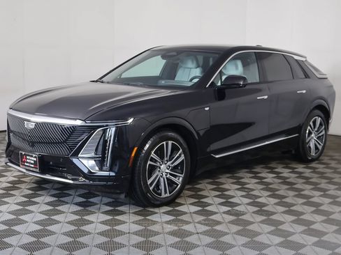 Used 2024 Cadillac Lyriq Luxury w/ LPO, Floor Liner Package AWD/4WD image 13