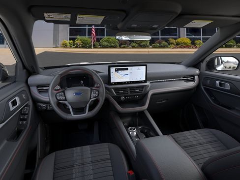 Used 2026 Ford Explorer ST-Line w/ ST-Line Street Pack AWD/4WD image 9