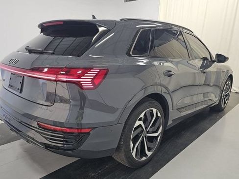 Used 2024 Audi Q8 e-tron Premium Plus w/ Premium Plus Package AWD/4WD image 2