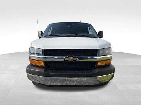 Used 2025 Chevrolet Express 3500 LT w/ LT Preferred Equipment Group RWD image 9