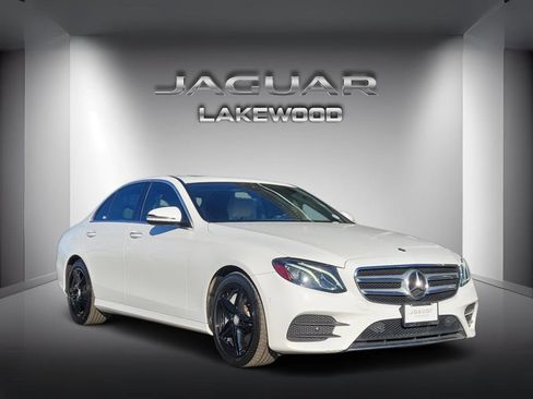 Used 2017 Mercedes-Benz E 300 4MATIC image 5
