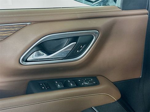 Used 2021 Chevrolet Tahoe High Country w/ Premium Package image 24