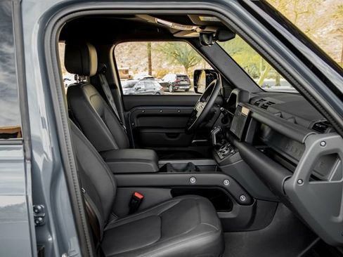 New 2025 Land Rover Defender 110 S AWD/4WD image 28