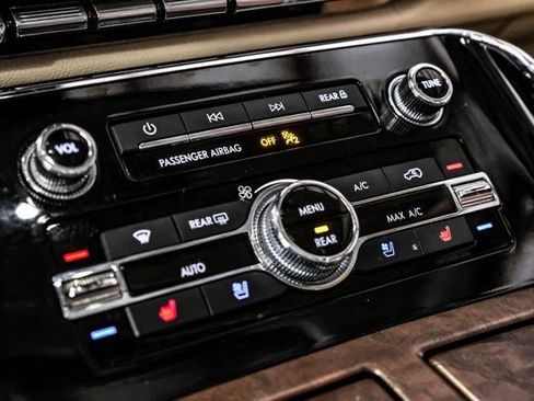 Used 2020 Lincoln Navigator L Reserve w/ Equipment Group 208A Reserve image 22