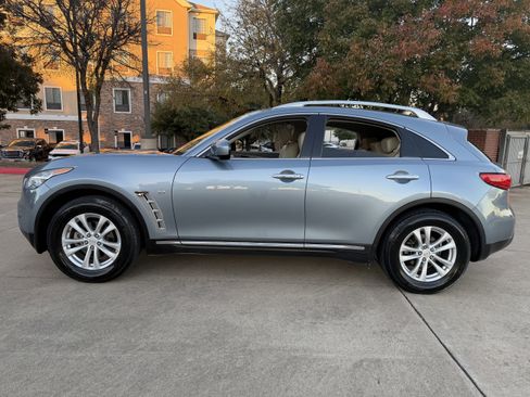 Used 2017 INFINITI QX70 2WD w/ Premium Package image 7