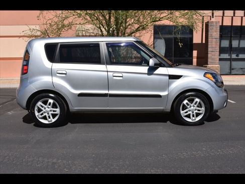 Used 2010 Kia Soul + FWD image 1