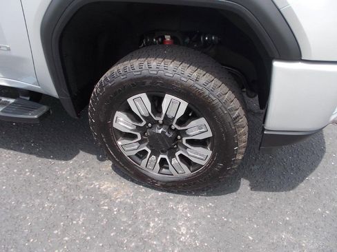 Used 2023 GMC Sierra 2500 Denali image 9