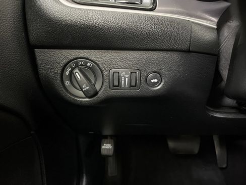 Used 2021 Dodge Challenger SXT w/ Driver Convenience Group RWD image 42