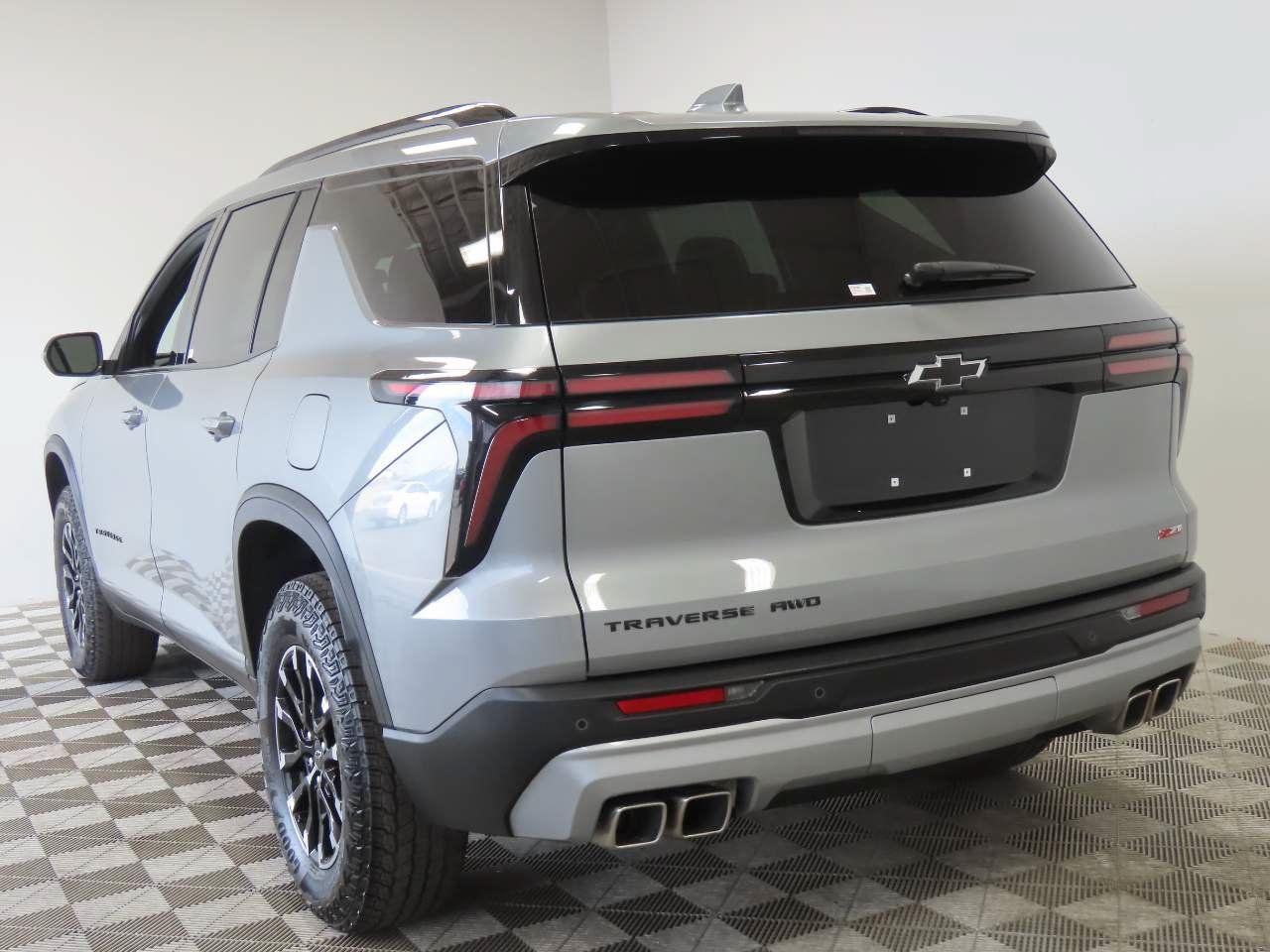 Used 2025 Chevrolet Traverse Z71 AWD/4WD image 3